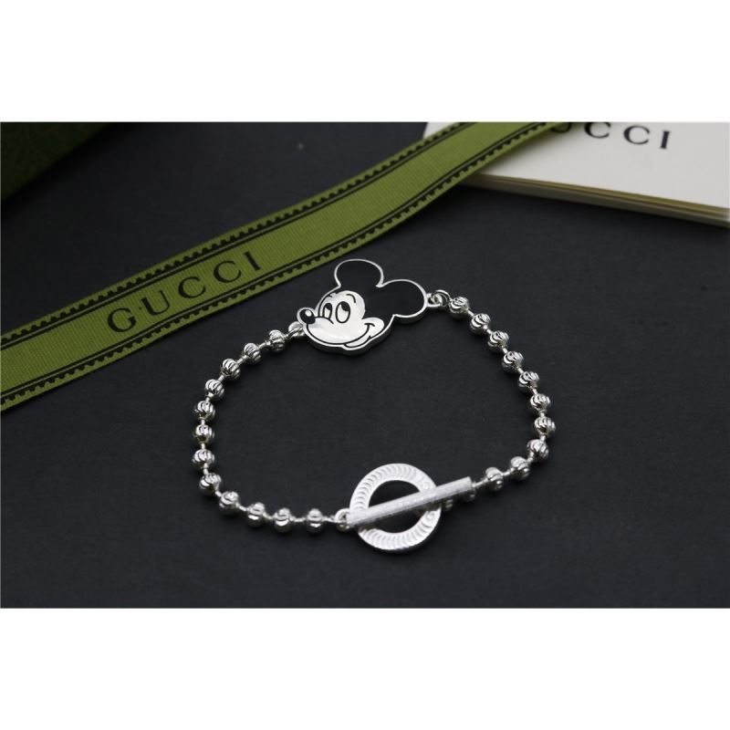 G*u*i bracelets